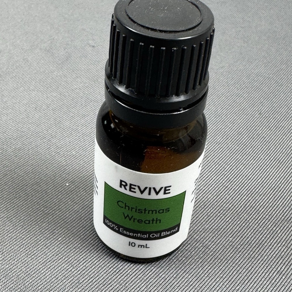 REVIVE‎ Essential Oil Christmas Wreath 10ML New